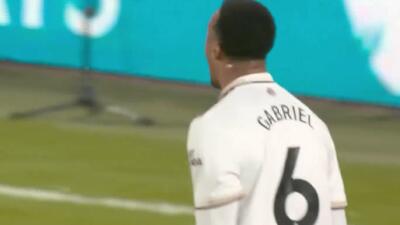 گل اول آرسنال به بورنموث (ماگالاش)