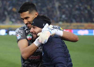 تنها استقلالی وفادار در آغوش سیدحسین (عکس)