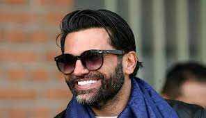 استقلال و لحظه‌های عجیب بازی / تونل زمان باز شد، نیکبخت واحدی ناجی شد / برخورد نزدیک سرمربی با سقف ورزشگاه