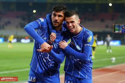 خیری: مشکل نوسان حل شود استقلال می‌تواند لیگ را فتح کند/ دیگر فرصتی برای اشتباه باقی نمانده است