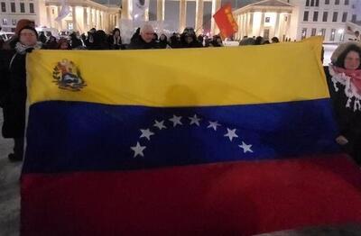 تظاهرات آلمانی‌ها علیه تجاوز آمریکا به ونزوئلا - اکونیوز