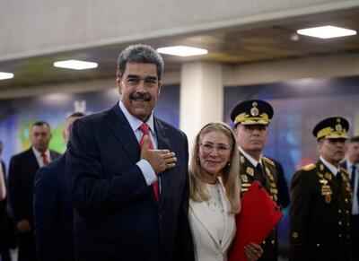 استایل رئیس‌جمهور ونزوئلا هنگام بازداشت مد شد! - اکونیوز