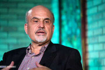  جلایی پور: اعتراض حق مردم است/ پزشکیان با مردم معترض گفتگو کرده است /ترامپ میخواهد ایرانیان دست به «ایرانی کشی» بزند