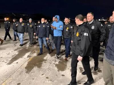 اولین تصاویر از مادورو در خاک آمریکا/ هواپیمای مادورو به پایگاه نظامی نیویورک رسید + ویدئو