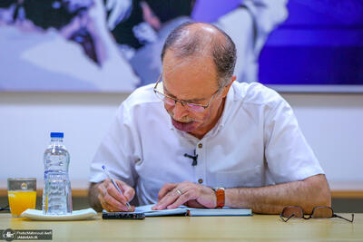  نوروزی، حقوقدان: سالهاست با نقض قانون اساسی اجازه برگزاری تجمعات و راهپیمایی اعتراضی داده نمی‌شود؛ چنین تجربه‌ای برای معترضان متقابلا تولید خشم می‌کند/ با اجرای قانون اساسی، امنیت واقعی برای تجمعات را فراهم کنید تا زمینه‌های خشونت را از بین ببرید