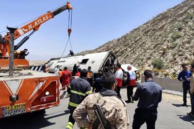  واژگونی خونین اتوبوس در جاده گرمسار | 25 نفر مجروح شدند