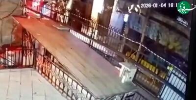  تررویست‌های مزدور موساد درب مسجد رسول اکرم جهانشهر کرج را امشب آتش زدند
