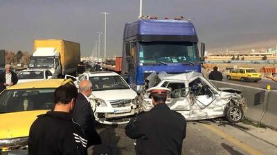  ببینید | اولین تصاویر از برخورد ۱۹ خودرو در محور قزوین - زنجان
