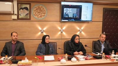  زنگ خطرِ جامعه‌پذیری معکوس؛ پایانِ دوران اقتدار والدین در خانه‌های دیجیتال / کودکی در مسلخِ رسانه؛ «الگوریتم» جایگزینِ «والدین» شد