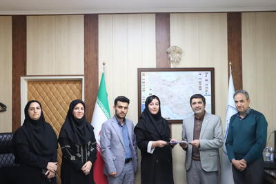  تسهیل فروش آثار هنرمندان به کمک بازاریابی دیجیتال با امضای تفاهم‌نامه بازارسازی صنایع‌دستی استان سمنان
