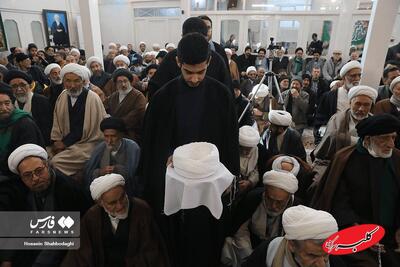  تصاویری از مراسم عمامه گذاری توسط دو مرجع تقلید/ احترام ویژه احمد خاتمی به آیت الله مکارم شیرازی - کلبه سرگرمی
