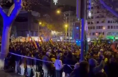  فیلم/ تجمع مکزیکی‌ها مقابل سفارت ونزوئلا در حمایت از مادورو