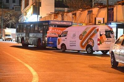 استقرار دو اتوبوس برای اسکان بی خانمان‌ها در میدان تجریش