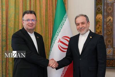  دیدار سفیر جدید ایران در گرجستان با عراقچی