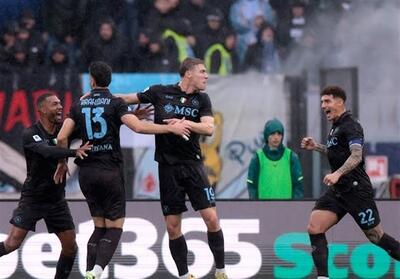 ناپولی با غلبه بر لاتزیو در کورس صدرنشینی ماند - پارس فوتبال