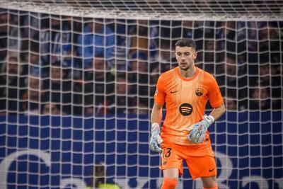 هواداران بارسلونا از تماشای خوان گارسیا به وجد آمدند: نمی‌توانید قانعم کنید 3 دروازه‌بان بهتر از او وجود دارد - پارس فوتبال