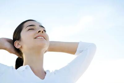  ترفندهای علمی برای آرام‌سازی ذهن در زندگی روزمره