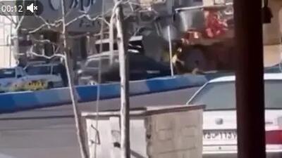 فیلم لحظه تخریب خودروی سانتافه با لودر در رویان