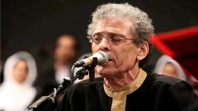  آواز کردی/استاد کامکار بزرگ با صدای گرفتش تو مهمونی خونه خودش میزنه و میخونه