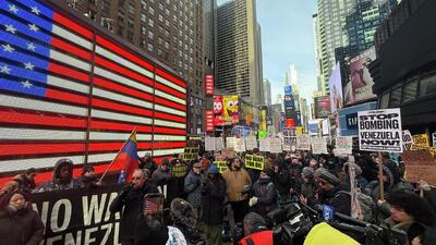 صدها نفر در نیویورک علیه عملیات آمریکا در ونزوئلا تظاهرات کردند