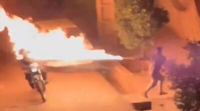  لحظات آتش زدن پلیس توسط اغتشاشاگران