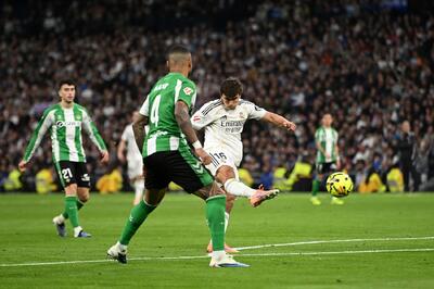 گل دوم و تماشایی گونزالو گارسیا به رئال بتیس (رئال مادرید 2-0 رئال بتیس)