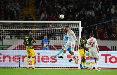 مالی 1 (۳)-(۲) ۱ تونس؛ خواستند، ۱۰ نفره هم توانستند