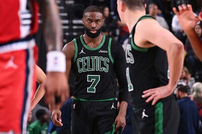 بسکتبال NBA | چپ‌دستِ سلتیکس، کلیپرز را چپ‌وراست کرد