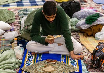 حضور 1500 معتکف در مسجد جامع گوهرشاد - تسنیم