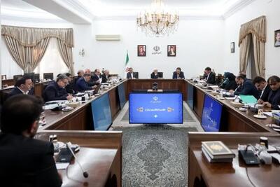 عارف: دولت حق انتقاد را به رسمیت می‌شناسد