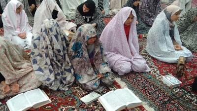  فیلمی از حال و هوای معتکفین مسجد صاحب الزمان (عج) آران و بیدگل