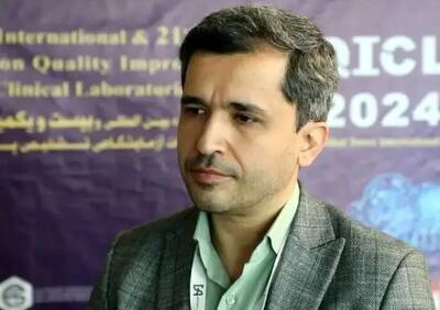 کنایه تند علی شریفی زارچی به شمخانی: در پنت‌هوس زندگی می‌کنی و برای مردم نسخه مقاومت می‌پیچی