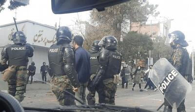 فارس: در درگیری‌های اخیر تا شب گذشته ۲۵۰ پلیس و ۴۵ بسیجی زخمی شده‌اند