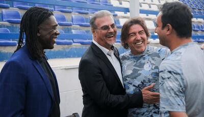 مشاور خارجی استقلال روی خط تعلیق