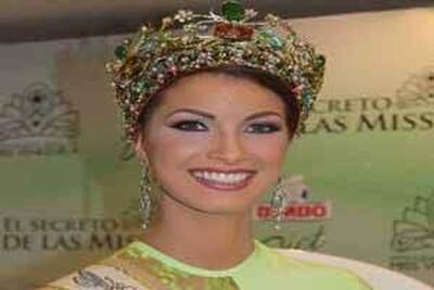 کارشناس تلویزیونی: زنان ونزوئلا حجاب ندارند، کمبود پارچه دارند!(فیلم)