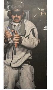 چرا لباس مادورو بعد از دستگیری تغییر می کند؟ / کاپشن و شلوار «نایک» مادورو چند؟ / مادورو چرا دمپایی پوشیده؟