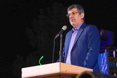  استاندار یزد: نقش جوانان در حل مسائل اجتماعی استان باید تقویت شود