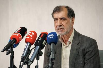 باهنر: نمی‌توانیم دور کشور سیم خاردار بکشیم و خودمان همه مشکلات اقتصادی را حل کنیم