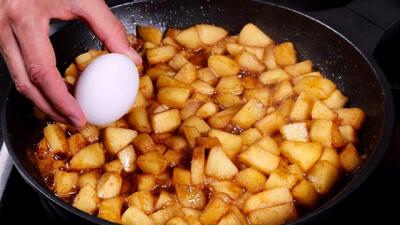  ۱ تخم مرغ و سه سیب! طرز تهیه پای سیب معروف ایتالیایی با ۱ یک نخم مرغ