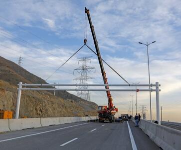 آزادراه تهران - کرج ۱۷ و ۱۸ دی برای نصب پل عابر پیاده، مسدود می‌شود