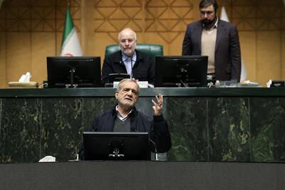 قالیباف سوال از رئیس‌جمهور را از ذوالنور تحویل نگرفت