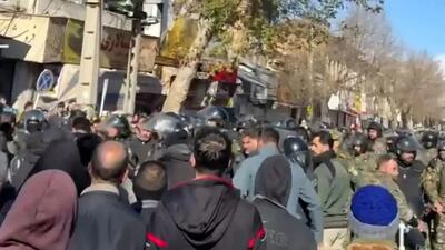  مردم از شنیدن حرف‌های تکراری عصبانی‌اند/ آقایان مشغول تکرار مکرراتِ هستند