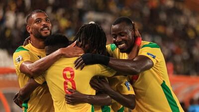 پوستر عجیب فدراسیون فوتبال بنین؛ محمد صلاح شلاق می‌‌خورد! (عکس)