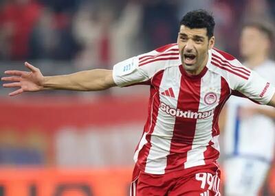 عکس یادگاری طارمی و بازیکنان المپیاکوس در کابین هواپیما + ویدئو