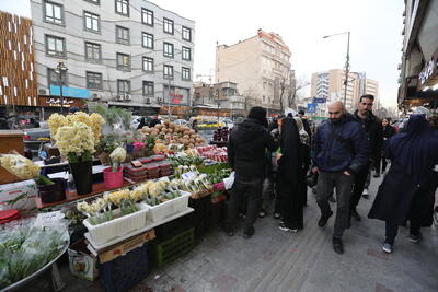 بازارها سرگرم کسب‌وکارند