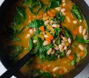  سوپ سبزیجات با لوبیاسفید ؛ پیش خوراک خوشمزه و کاملا گیاهی