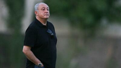 فریبا: استقلال باید در چمن صاف بازی کند