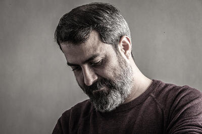 طراحی پوستر فیلم فجر با انتخاب فریم‌هایی از نگاتیو «شیر سنگی»/نامواره جشنواره تثبیت شد