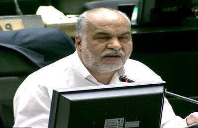 نماینده مهریز و بافق: اقتصاد کشور سرطان دارد/ حرف ها صرفا دهن پرکن است