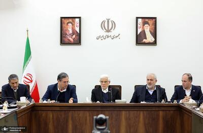  عارف: احیای دریاچه ارومیه یک مسئله فراملی است/ نمی‌توانیم برنامه‌های احیا را با اتکا به منابع غیرمطمئن پیش ببریم/ از منابع نهادهای بین‌المللی استفاده خوبی نمی‌کنیم/ برنامه‌ای با شاخص‌های کمی برای سال ۱۴۰۵ تهیه شود